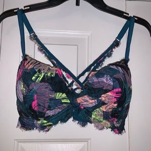 VS Pink Floral Bra Size 36D like new! Front Clasp!
